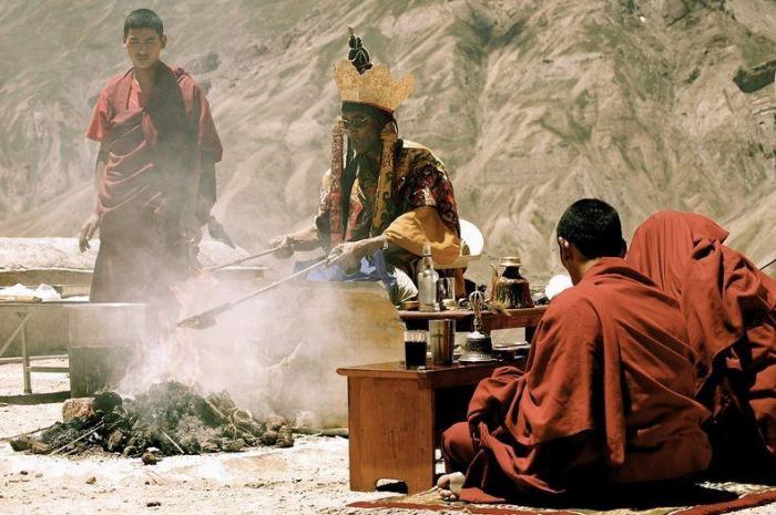     (Key Gompa),  (30 )