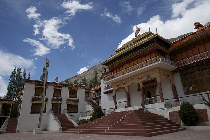     (Key Gompa),  (30 )