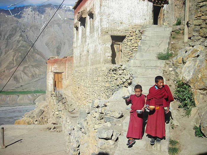     (Key Gompa),  (30 )