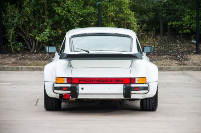 Porsche 911 1986    743  (20 )