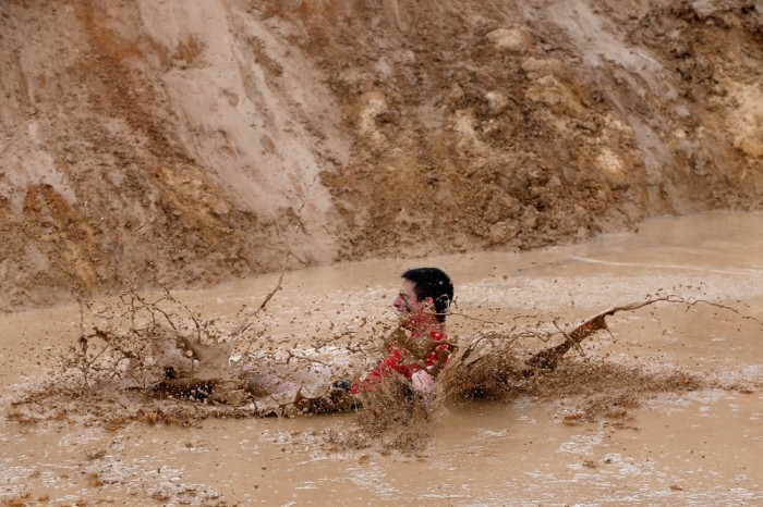   (Mud Race)   (29 )