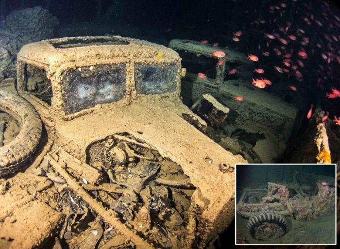 Британский корабль потопленный немецкими бомбардировщиками (14 фото) Британский корабль потопленный немецкими бомбардировщиками (14 фото)
