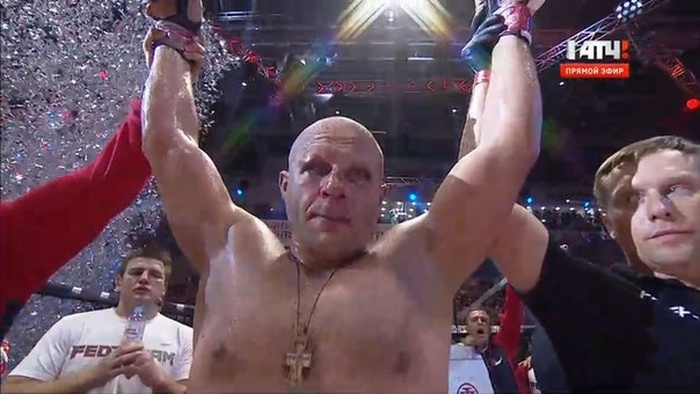 Федор Емельяненко одержал тяжелую победу над Фабио Мальдонадо (8 фото) Федор Емельяненко одержал тяжелую победу над Фабио Мальдонадо (8 фото)