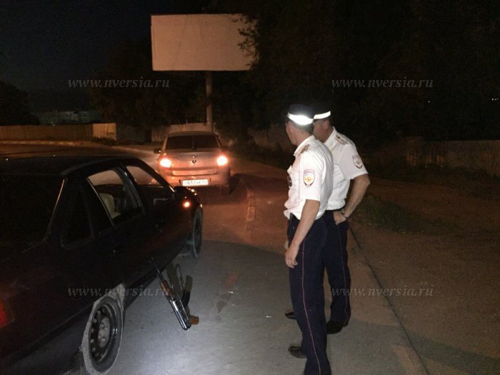 В Саратове задержали узбеков, катавшихся по городу с оружием в руках (5 фото) В Саратове задержали узбеков, катавшихся по городу с оружием в руках (5 фото)