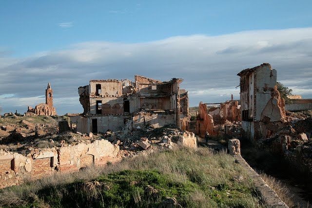 Belchite - город призрак в Испании (21 фото) Belchite - город призрак в Испании (21 фото)