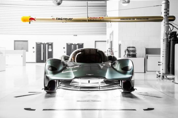 Aston Martin       Red Bull F1 (20 )