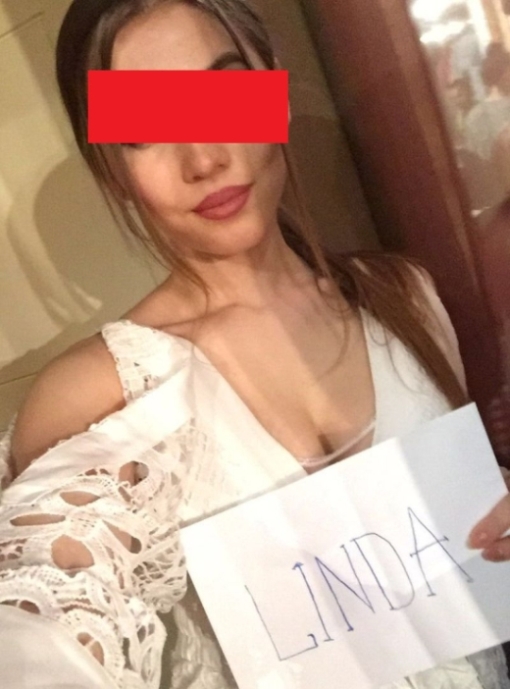 Девушка выставила на аукцион свою девственность (3 фото) Девушка выставила на аукцион свою девственность (3 фото)