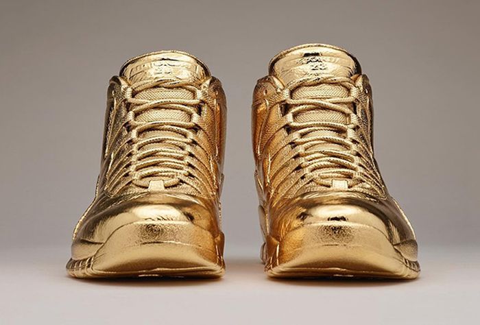      OVO x Air Jordan 10 (4 )