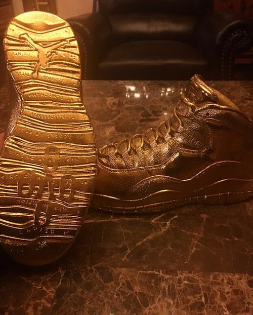      OVO x Air Jordan 10 (4 )