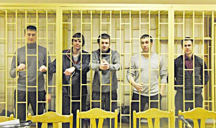 Суд присяжных оправдал банду «приморских партизан» (12 фото) Суд присяжных оправдал банду «приморских партизан» (12 фото)