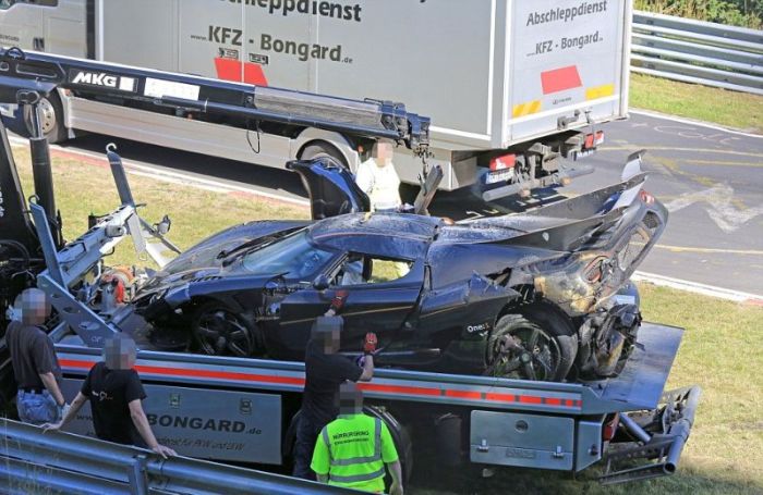      Koenigsegg One:1 (8 )