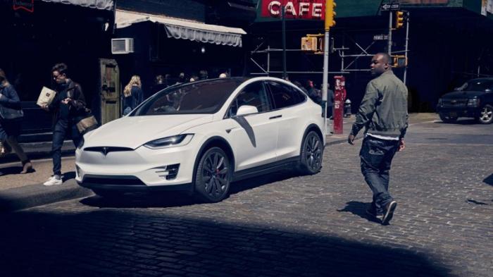    Tesla Model X  - (15 )