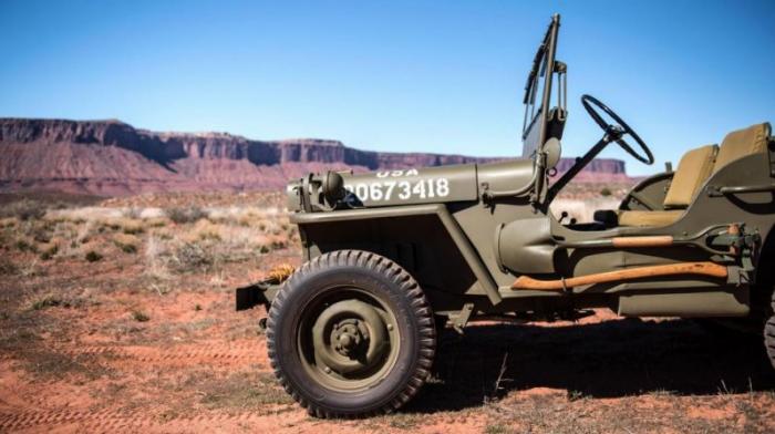   Jeep Willys 1944  (9 )