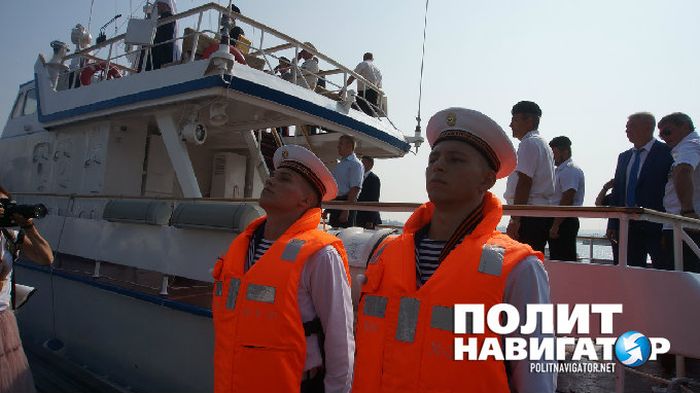 Нового губернатора Севастополя не хотели пускать на катер для VIP-персон (2 фото) Нового губернатора Севастополя не хотели пускать на катер для VIP-персон (2 фото)