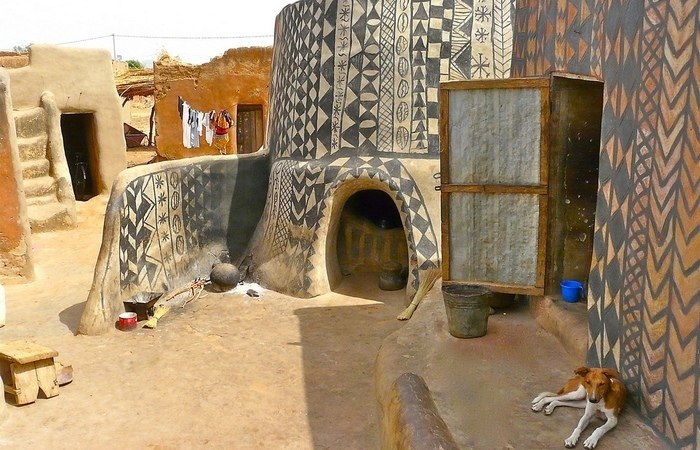 Удивительная африканская деревня Тьебель (7 фото) Удивительная африканская деревня Тьебель (7 фото)