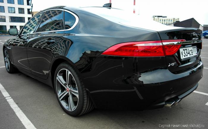 Британская бизнес-кошка Jaguar XF (14 фото) Британская бизнес-кошка Jaguar XF (14 фото)