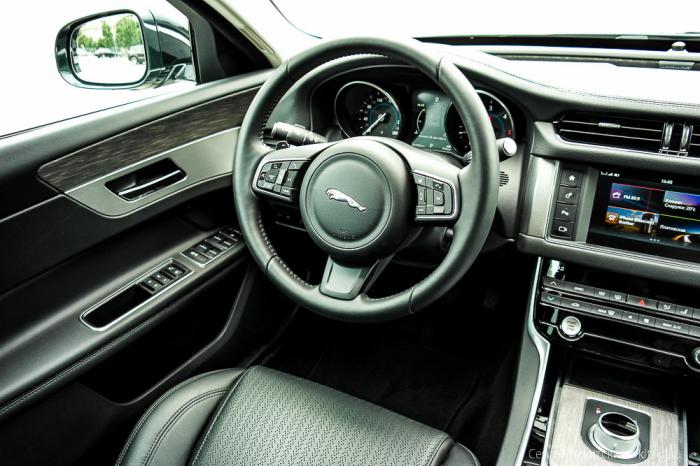  - Jaguar XF (14 )