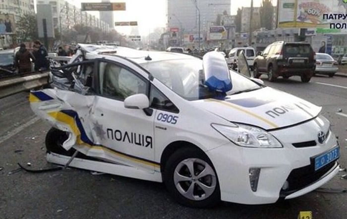       150  Toyota Prius (8 )