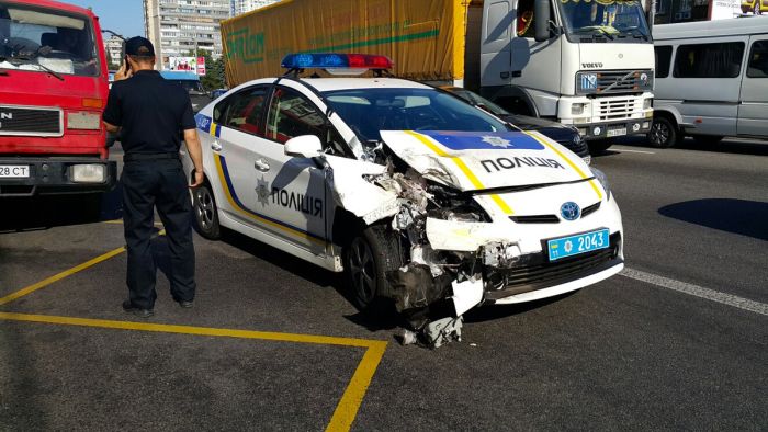       150  Toyota Prius (8 )