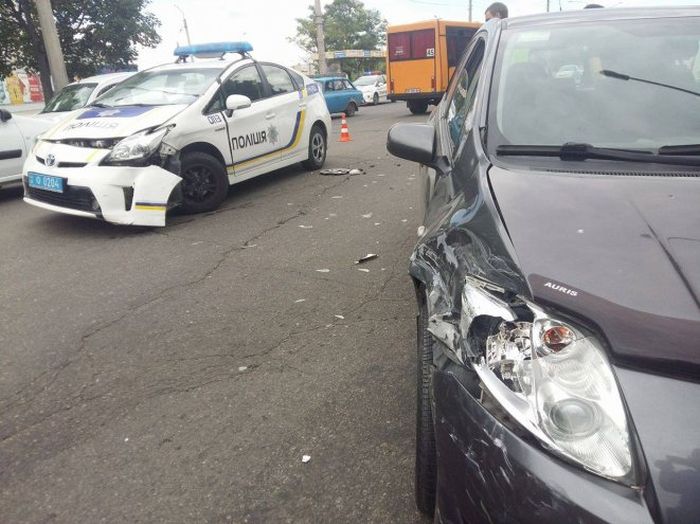       150  Toyota Prius (8 )
