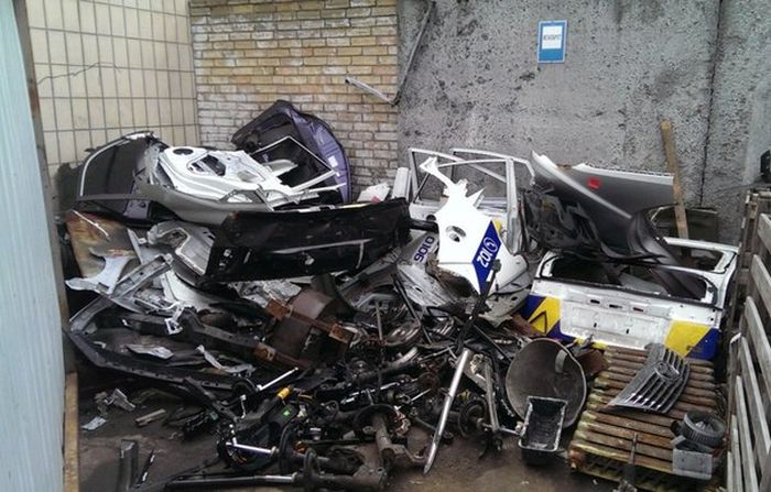       150  Toyota Prius (8 )