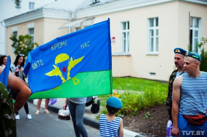 Гомельские десантники посетили новорожденных отказников (7 фото) Гомельские десантники посетили новорожденных отказников (7 фото)
