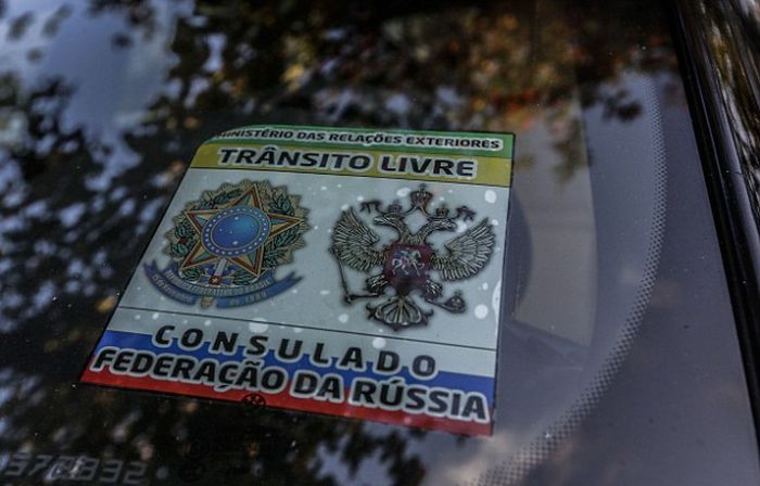 Мужчина, представившийся вице-консулом РФ, застрелил грабителя (2 фото) Мужчина, представившийся вице-консулом РФ, застрелил грабителя (2 фото)