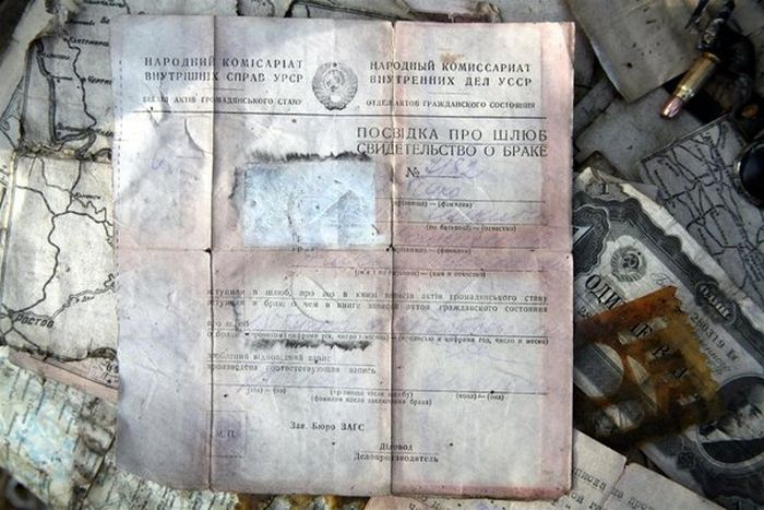 Как поднимали самолет «Киттихаук» летчика Костенко Ф. Н. (22 фото) Как поднимали самолет «Киттихаук» летчика Костенко Ф. Н. (22 фото)