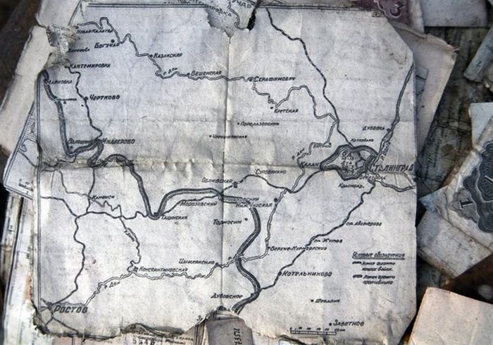 Как поднимали самолет «Киттихаук» летчика Костенко Ф. Н. (22 фото) Как поднимали самолет «Киттихаук» летчика Костенко Ф. Н. (22 фото)