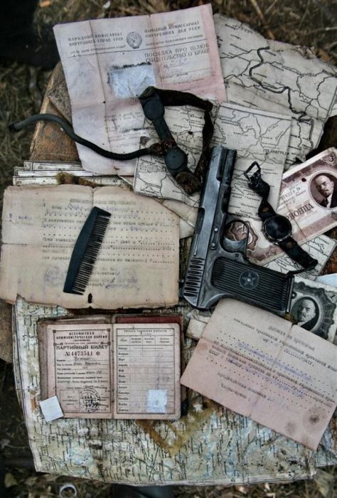 Как поднимали самолет «Киттихаук» летчика Костенко Ф. Н. (22 фото) Как поднимали самолет «Киттихаук» летчика Костенко Ф. Н. (22 фото)