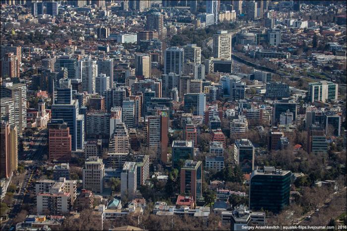 Sky Costanera        (35 )