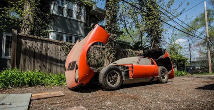   Lamborghini  28    (28 )