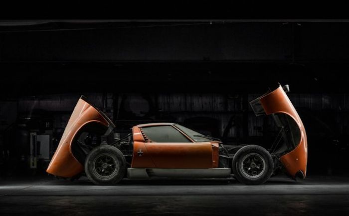   Lamborghini  28    (28 )