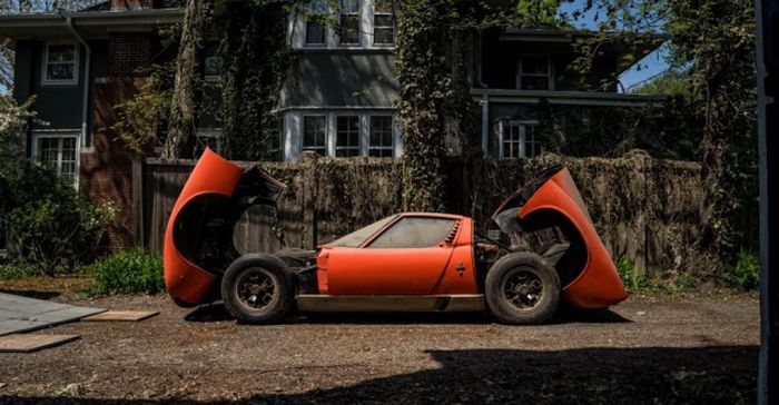   Lamborghini  28    (28 )