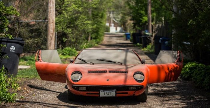   Lamborghini  28    (28 )