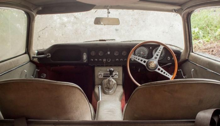     1964 Jaguar E-Type (9 )