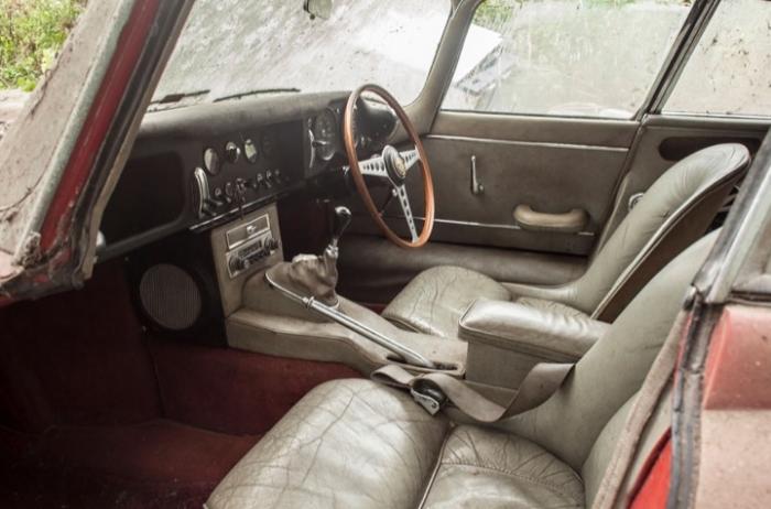     1964 Jaguar E-Type (9 )
