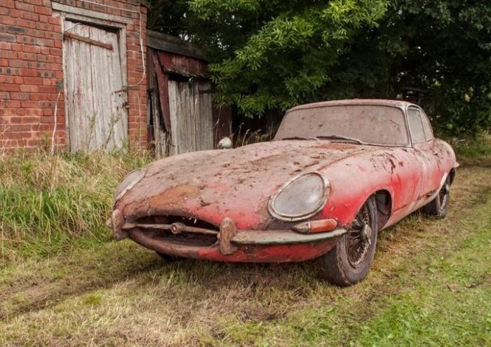   E-Type 1964 ,     (9 )