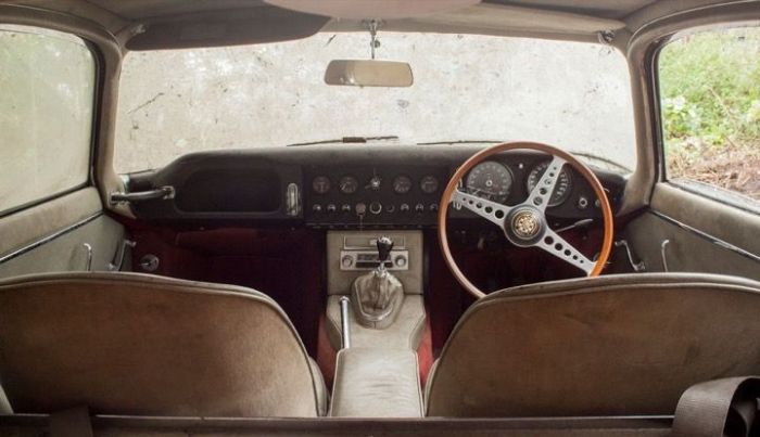  E-Type 1964 ,     (9 )