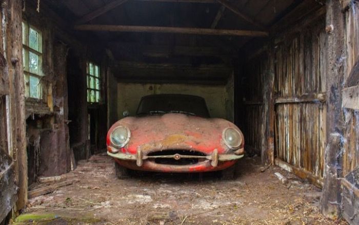   E-Type 1964 ,     (9 )