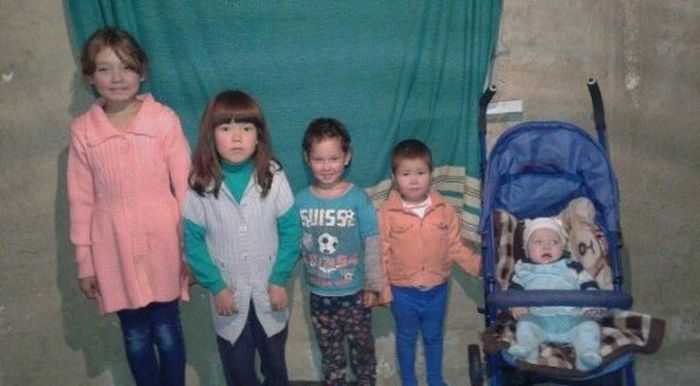 В Актобе обнаружили шестерых детей, живущих без родителей (6 фото) В Актобе обнаружили шестерых детей, живущих без родителей (6 фото)
