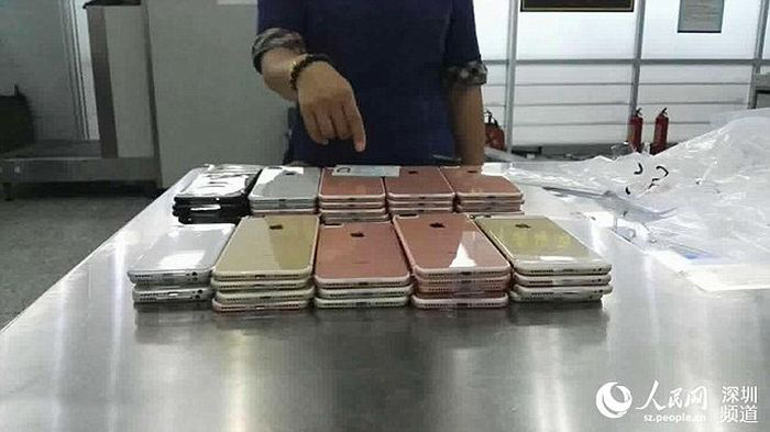    400  iPhone 7 (4 )
