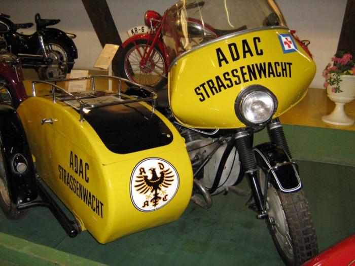 ADAC -       (9 )