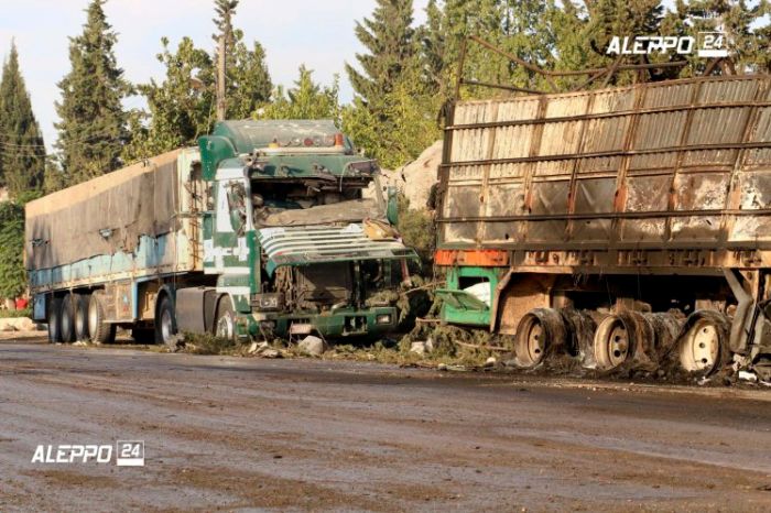 США обвиняет Россию в атаке гуманитарного конвоя в Сирии (6 фото) США обвиняет Россию в атаке гуманитарного конвоя в Сирии (6 фото)