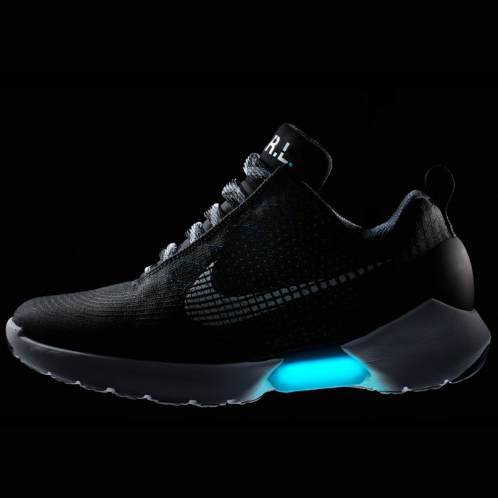Кроссовки Nike с автоматической шнуровкой уже готовы к продаже (5 фото) Кроссовки Nike с автоматической шнуровкой уже готовы к продаже (5 фото)