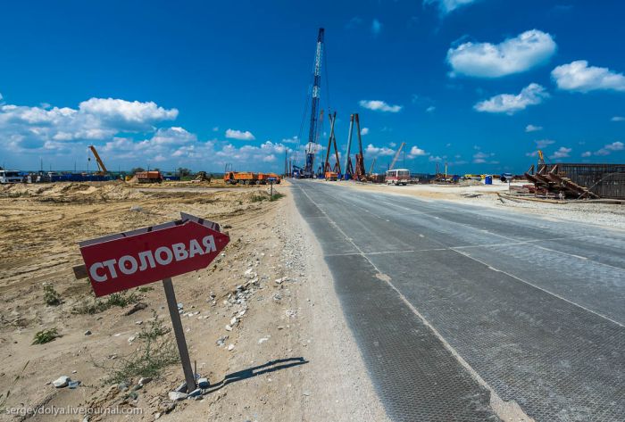 Все что вы хотели знать о строительстве Крымского моста (45 фото) Все что вы хотели знать о строительстве Крымского моста (45 фото)