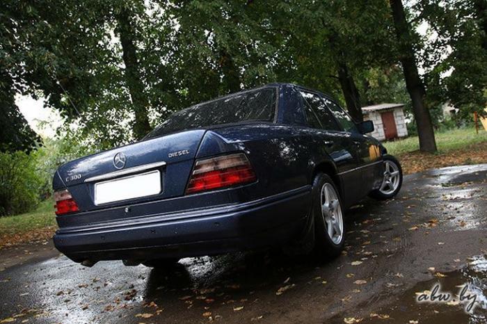  "" Mercedes-Benz W124  7000  (50 )