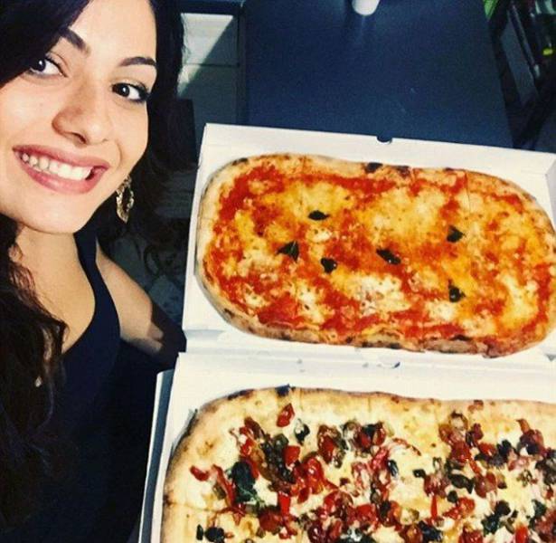 Модель plus-size заняла второе место на конкурсе красоты в Италии (15 фото) Модель plus-size заняла второе место на конкурсе красоты в Италии (15 фото)