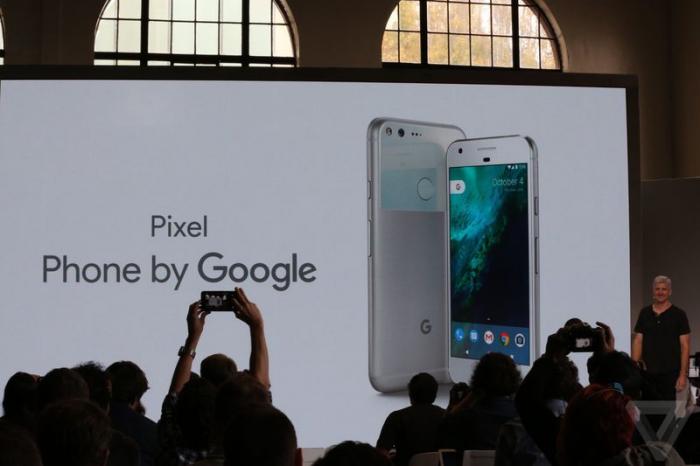 Google представила первые смартфоны Pixel c «лучшей камерой на рынке» Google представила первые смартфоны Pixel c «лучшей камерой на рынке»