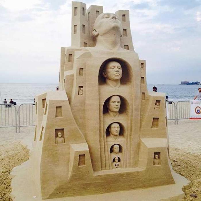 Восхитительные фигуры из песка (18 фото) Восхитительные фигуры из песка (18 фото)